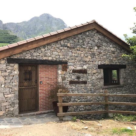 La Cabana De Bernardina Sotres Bagian luar foto